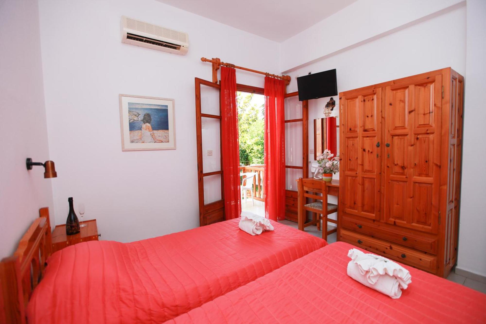 House 2* Città di Skiathos